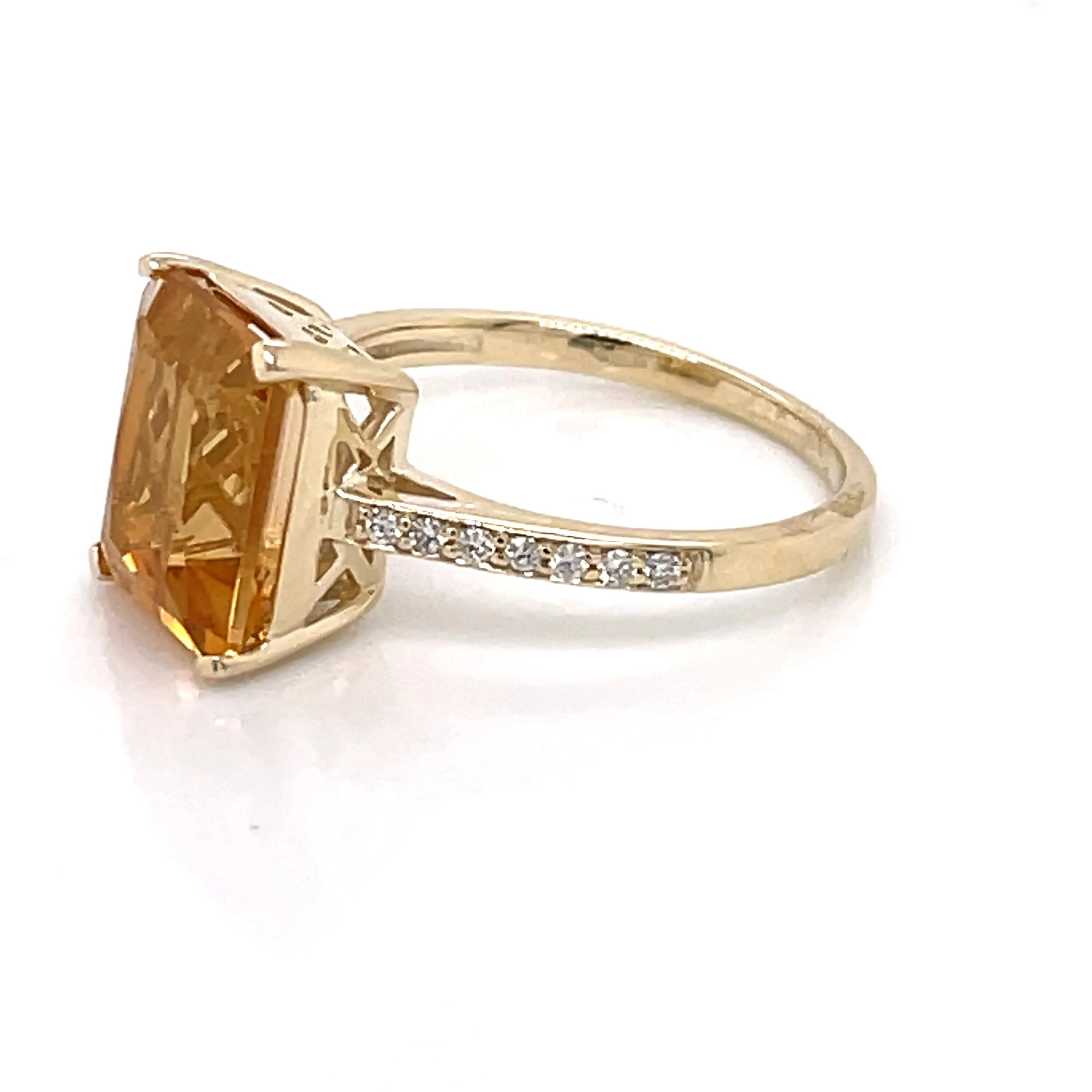 2.90ct Citrine , Yellow Gold Pave Set Diamond Shank