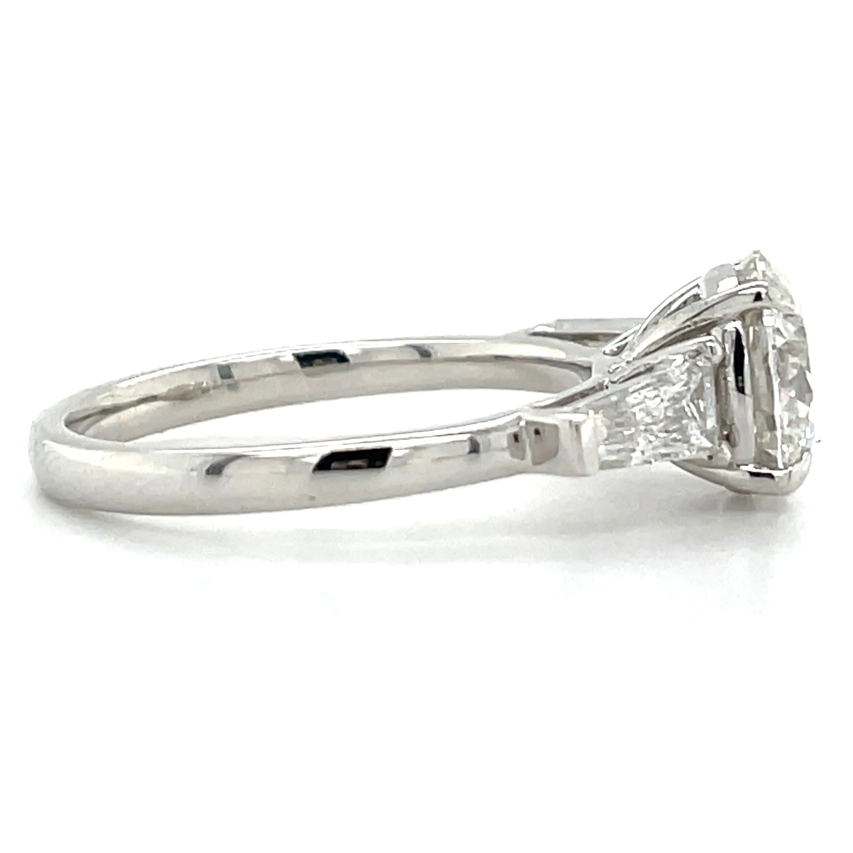 Aliza - 14ct White Gold Laboratory Grown 2.54ct Round Brilliant & Tapered Baguette Side Stone Engagement Ring