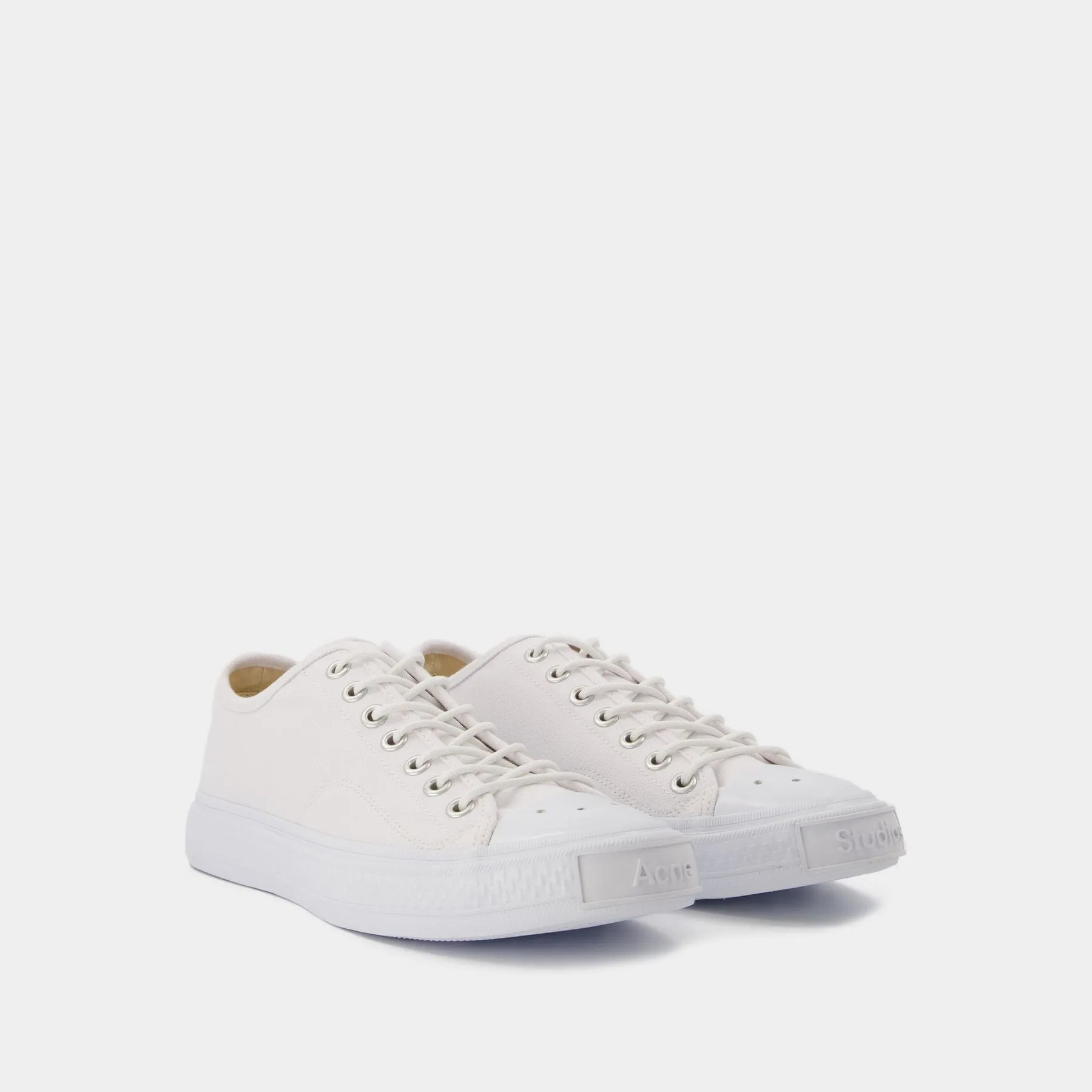 Ballow Tag M in White Canvas