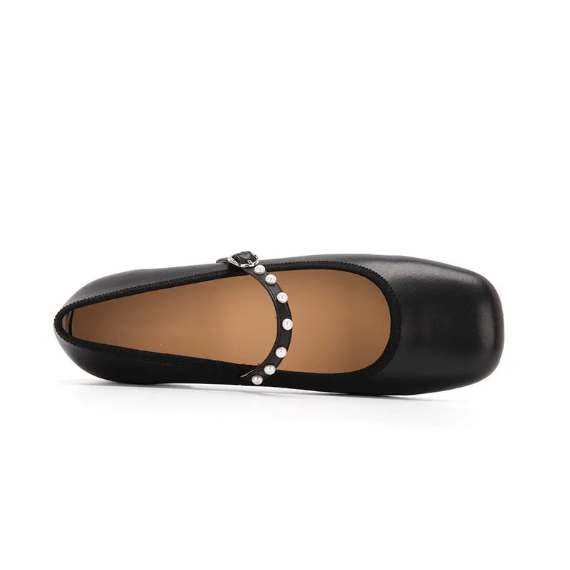 Leather Mary Jane shoes With Pearl Detailed Strap in Black