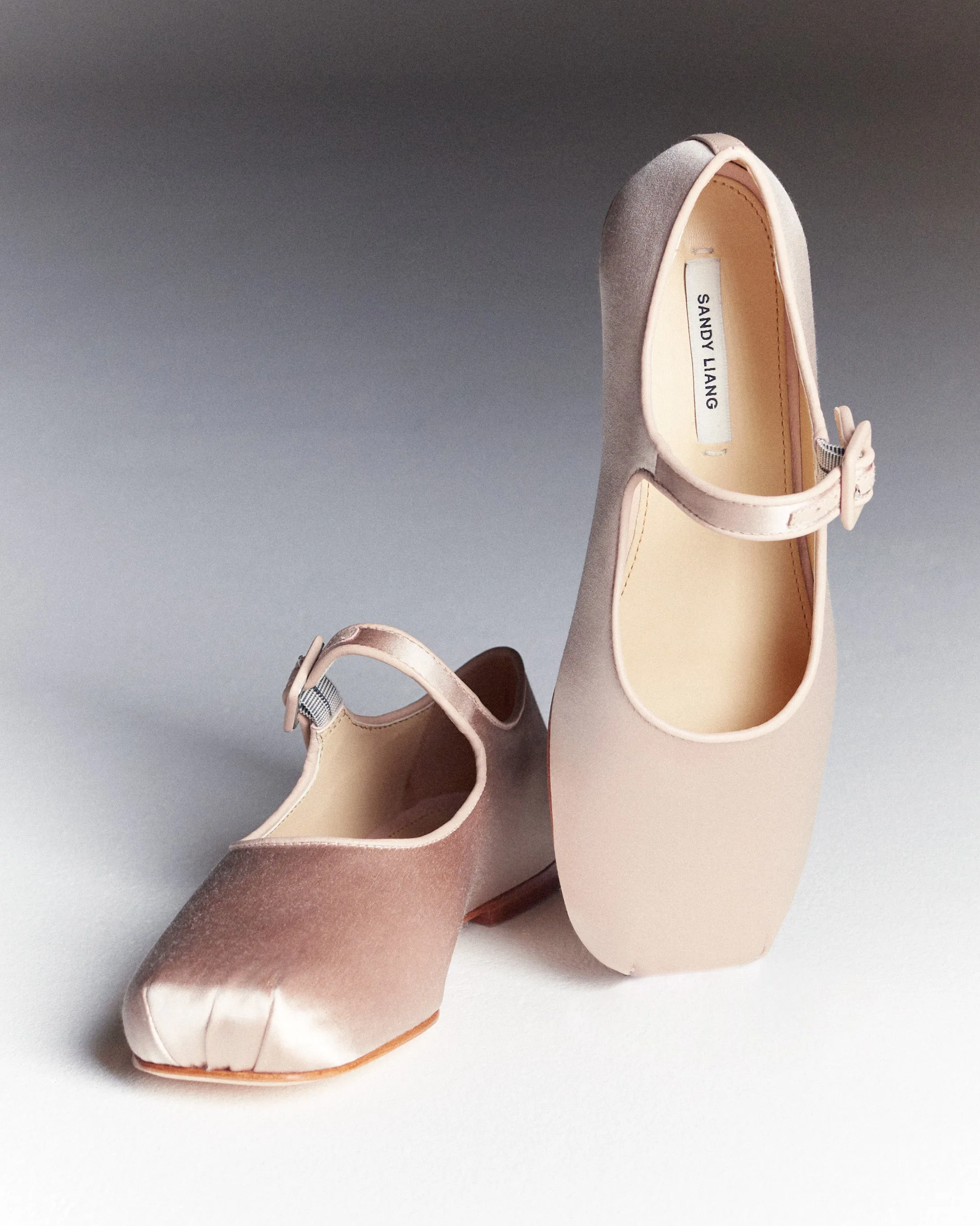 MARY JANE POINTE IN BALLET SATIN