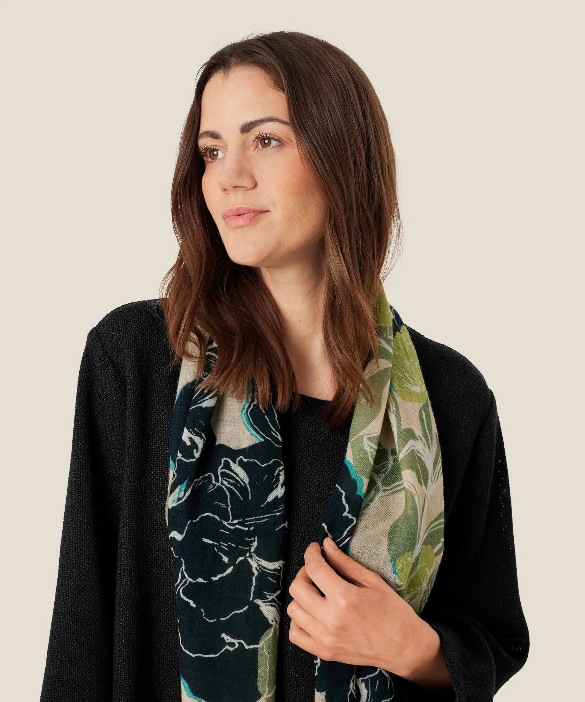 Masai Aranka Scarf Loden Green Print