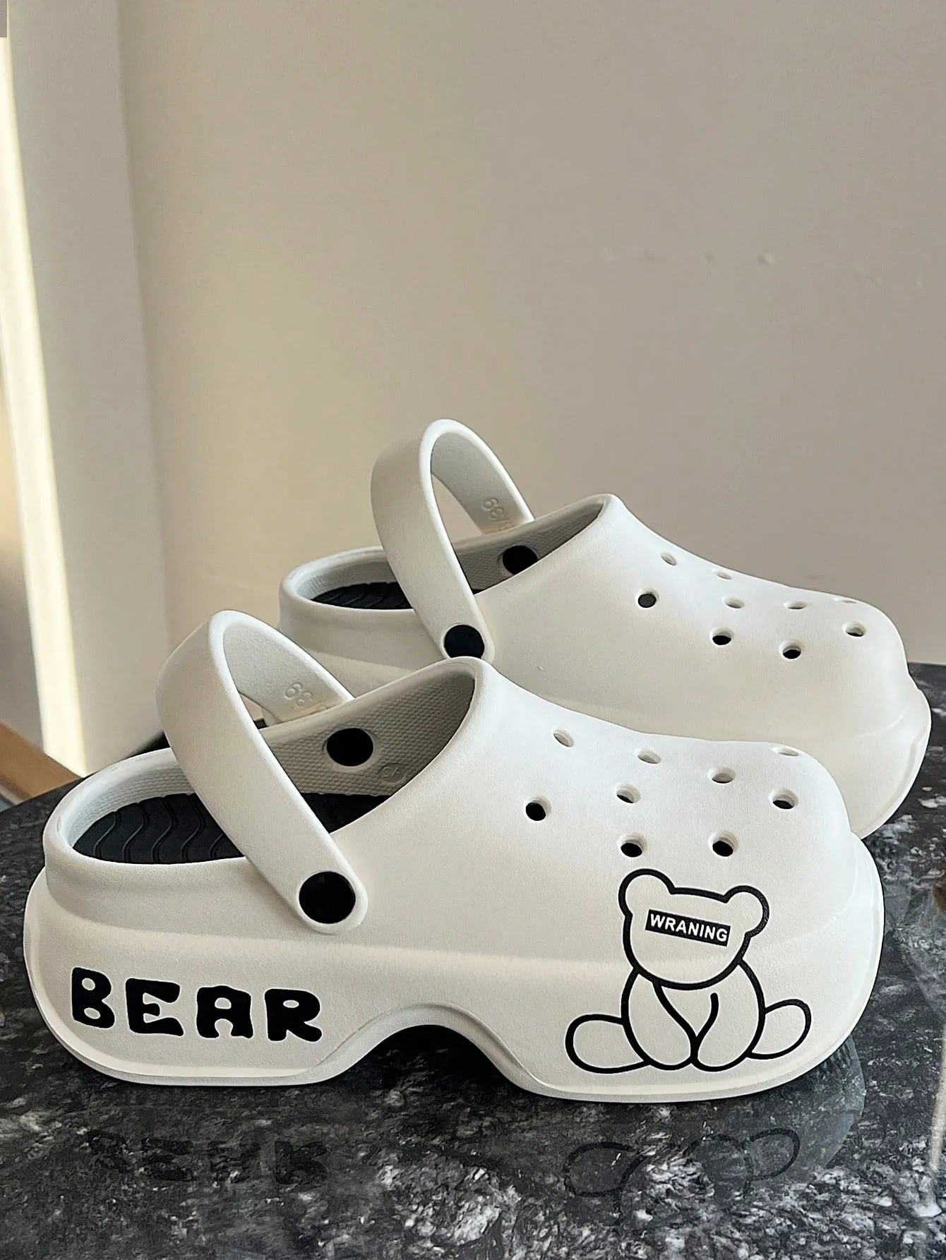 New Arrival Fashionable & Simple Bear Shaped Hollow Out Thick