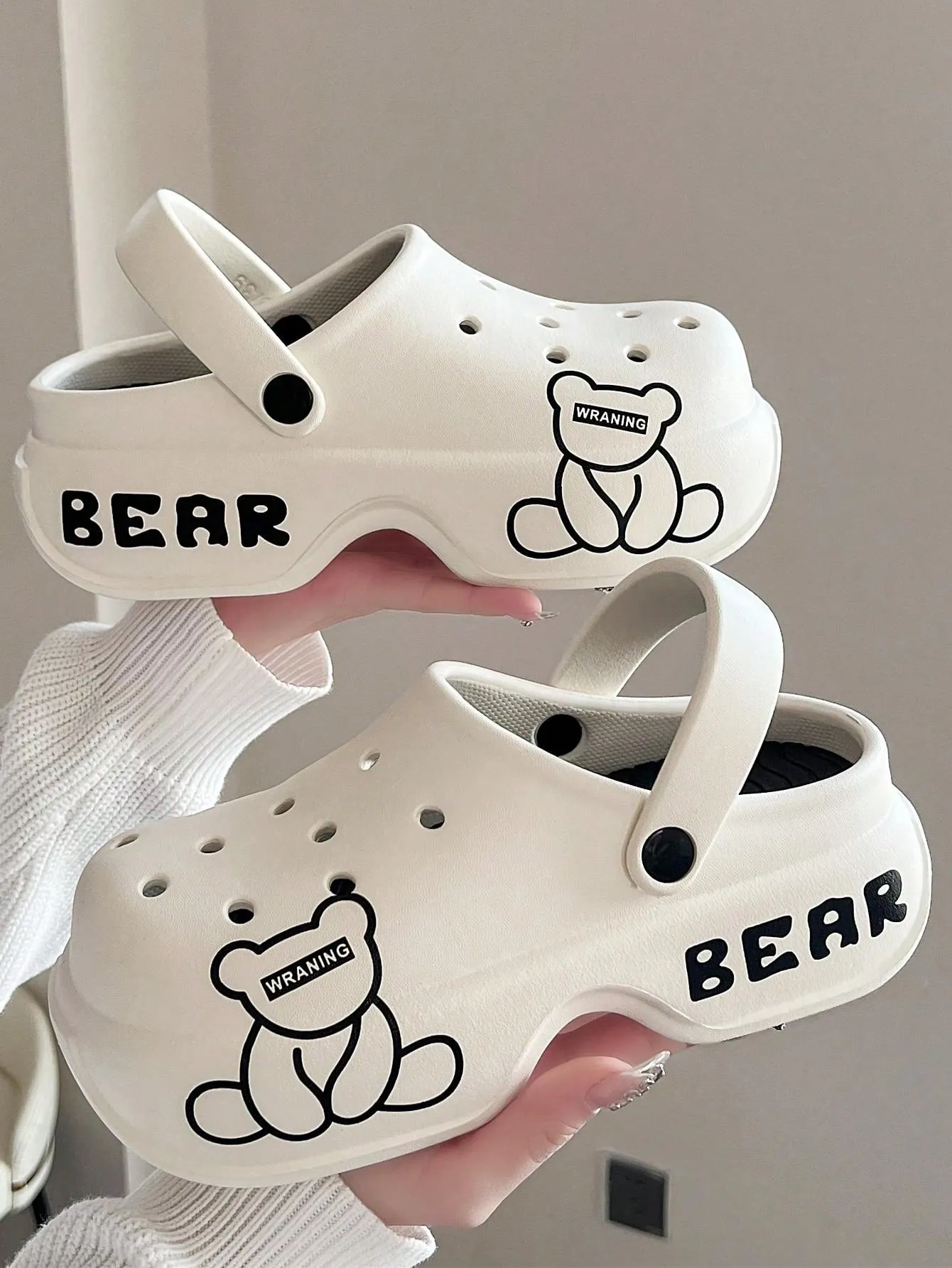 New Arrival Fashionable & Simple Bear Shaped Hollow Out Thick