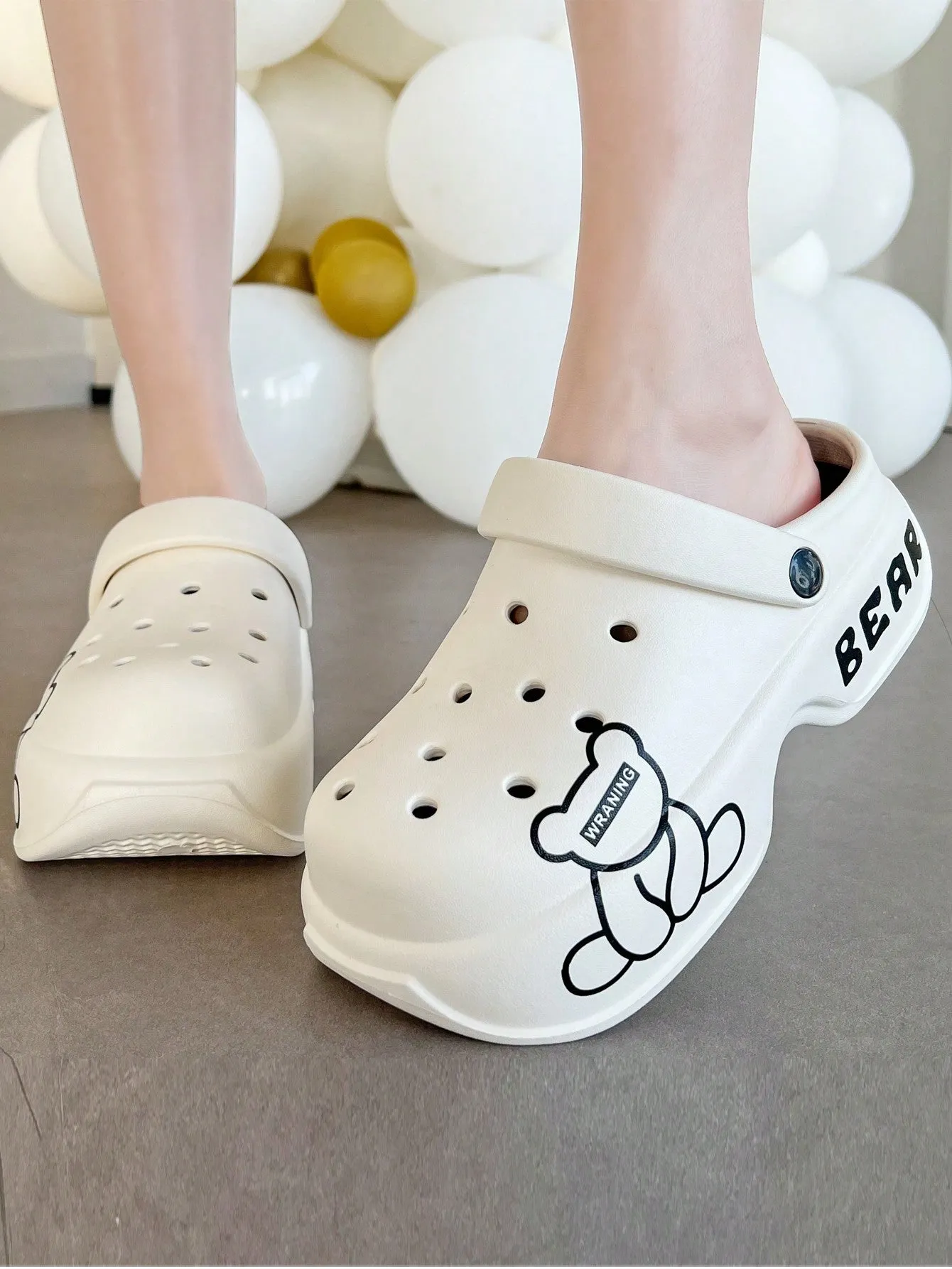 New Arrival Fashionable & Simple Bear Shaped Hollow Out Thick