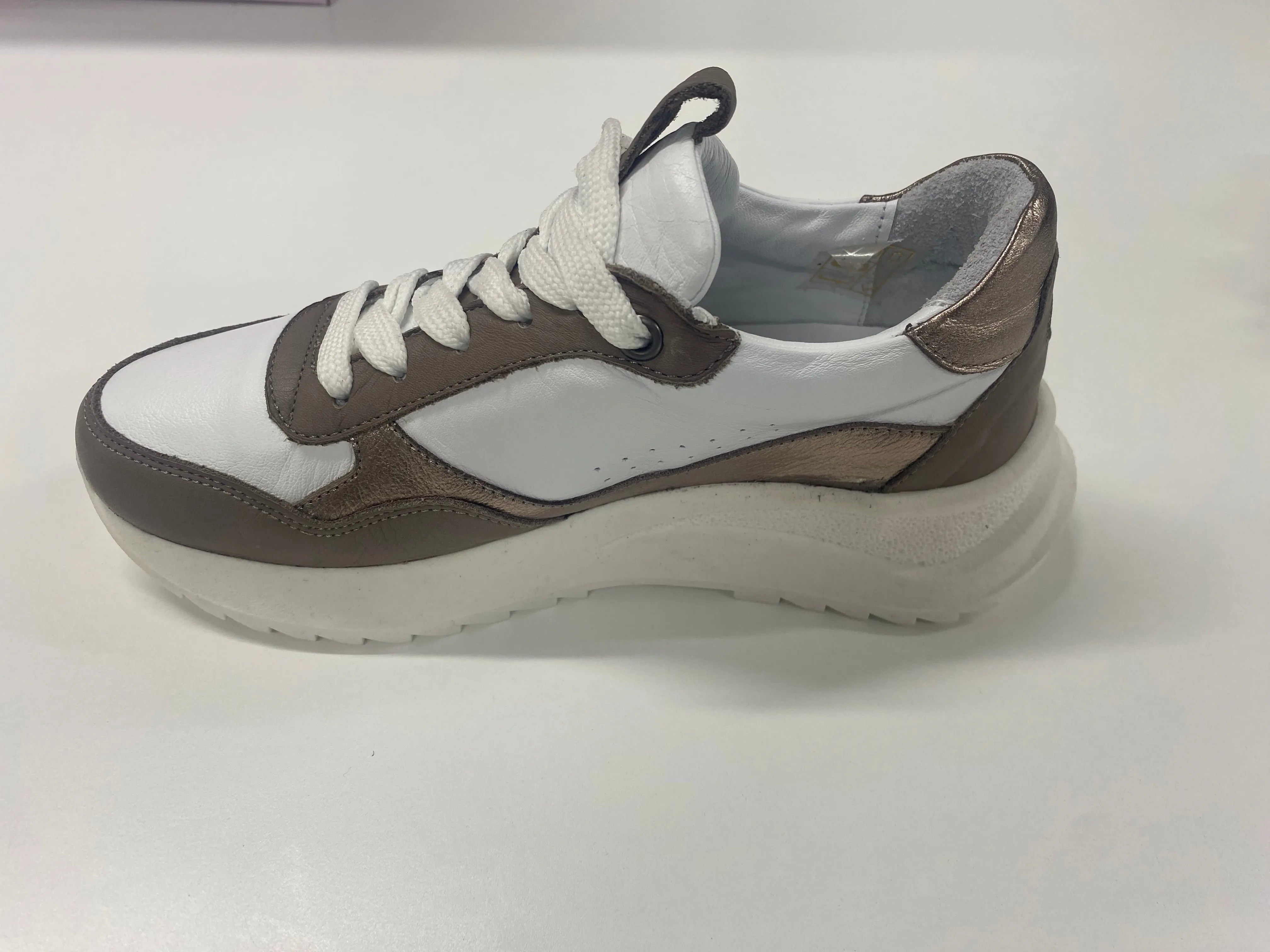 St Kilda - Leather Sneaker - Stone Mix